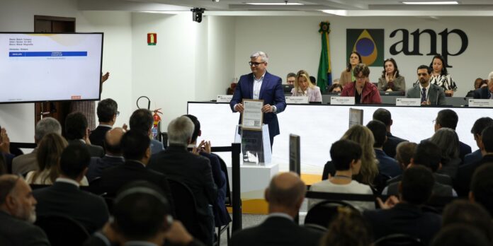Maior leilão do pré-sal encerra com sete dos 13 blocos vendidos